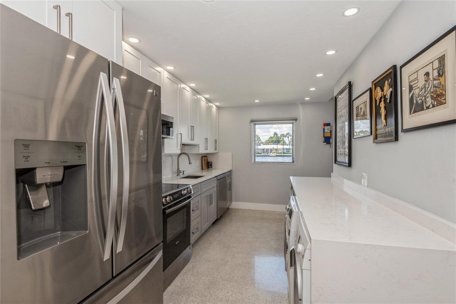 561 Bayshore Drive 6 photo 8