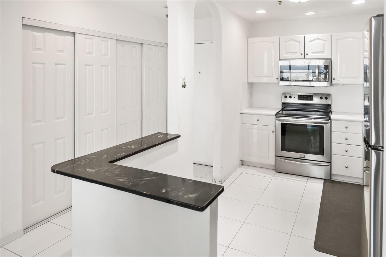 20505 E Country Club Drive Ph33 photo 14