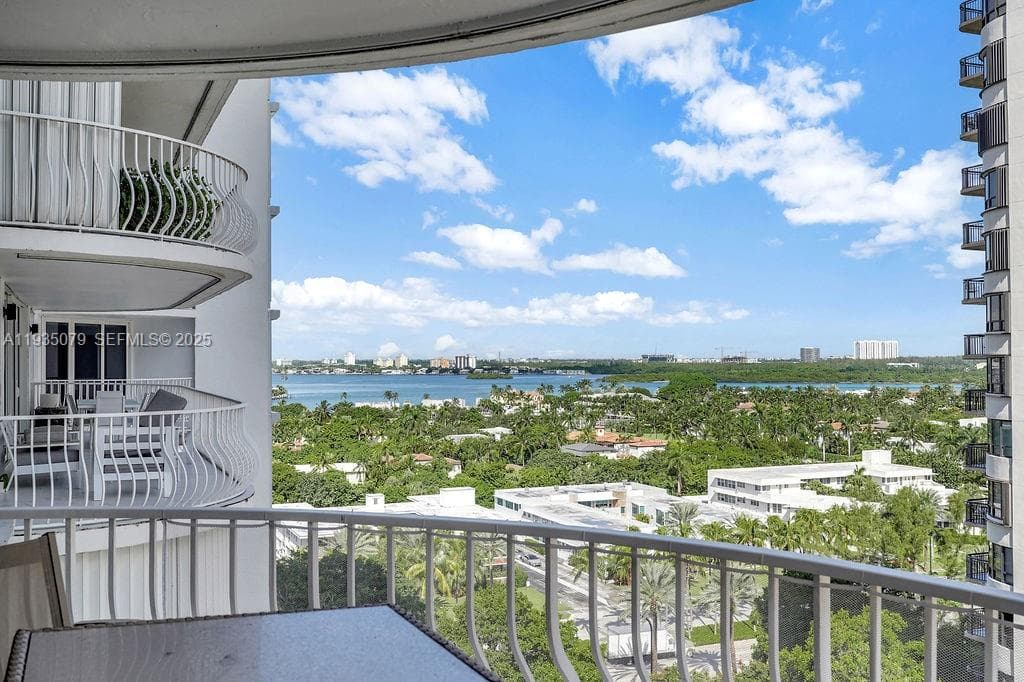 10155 Collins Ave 1106 photo 5