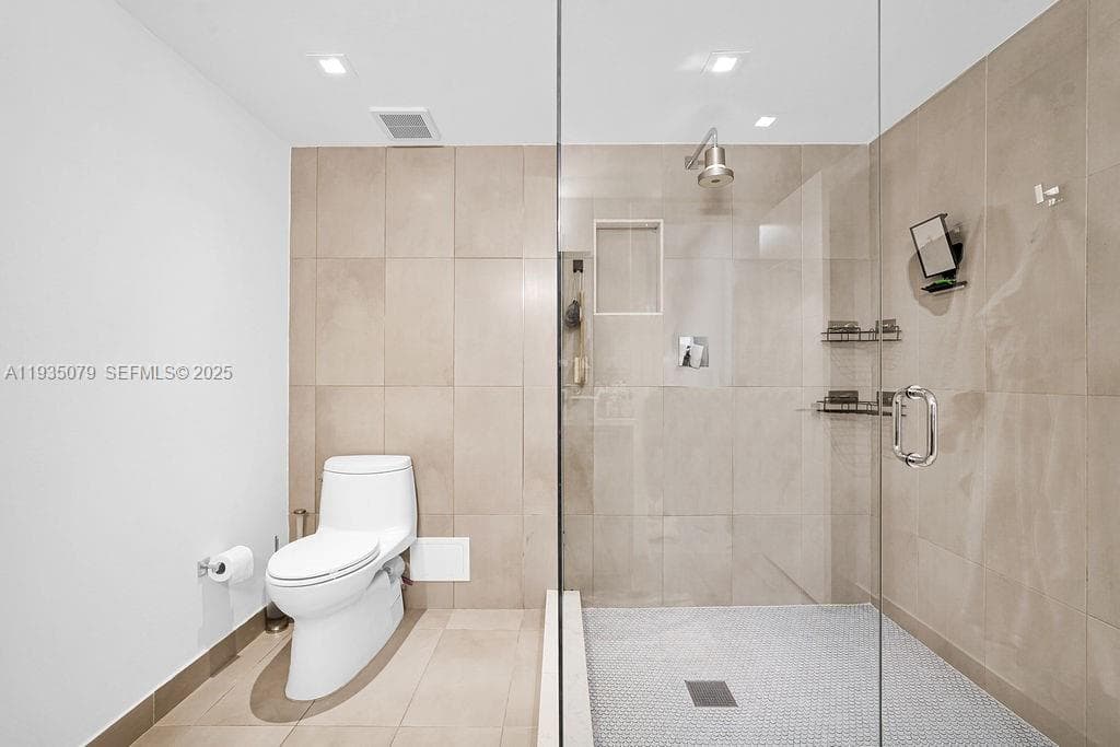 10155 Collins Ave 1106 photo 24