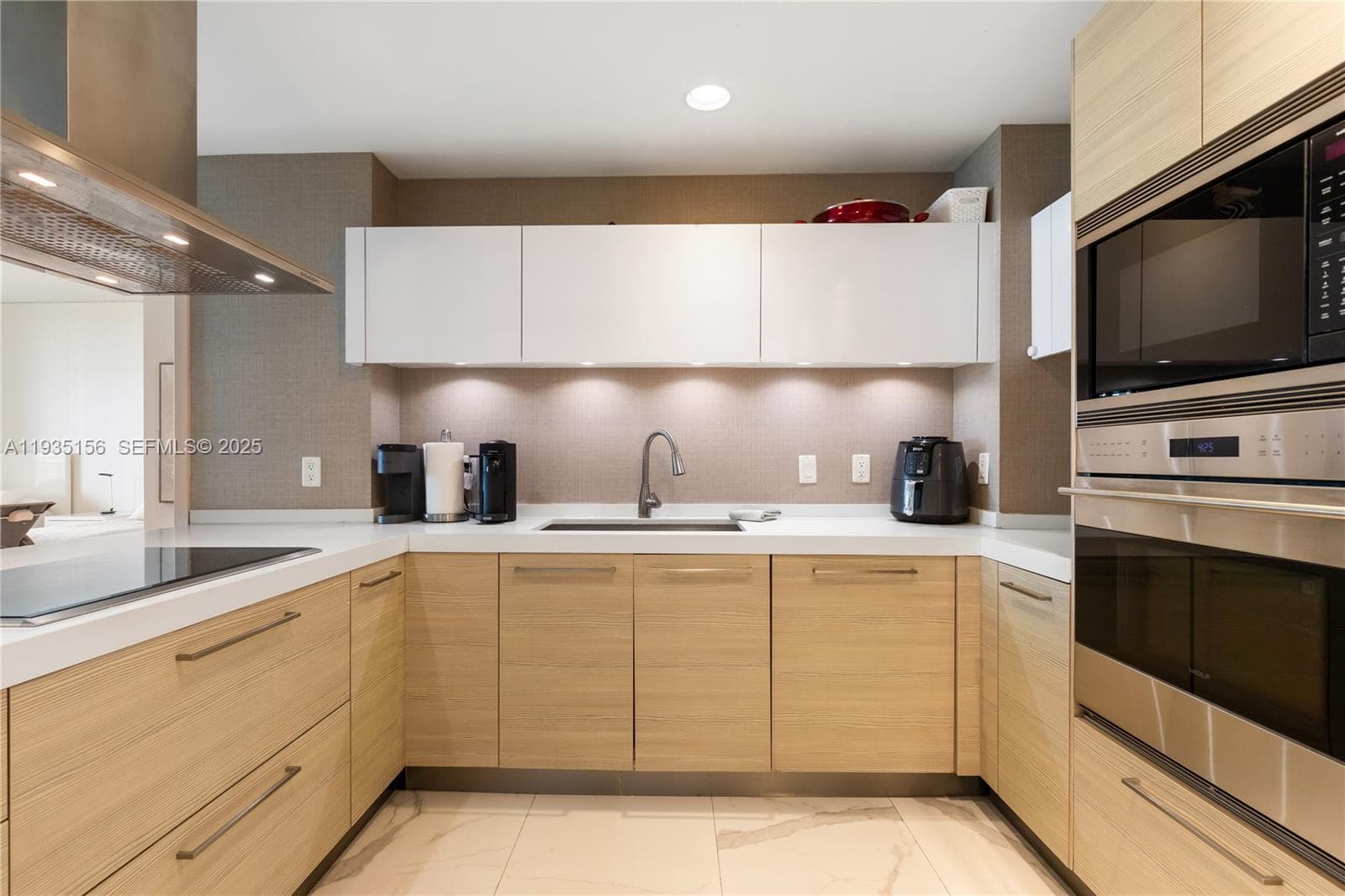 17301 Biscayne Blvd 908 photo 13