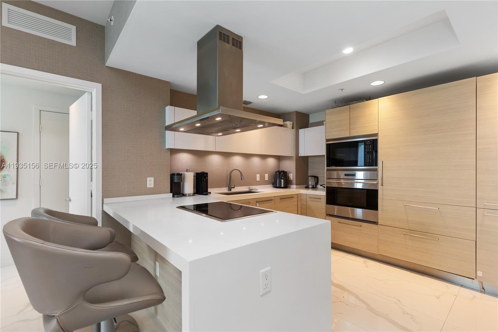 17301 Biscayne Blvd 908 photo 12