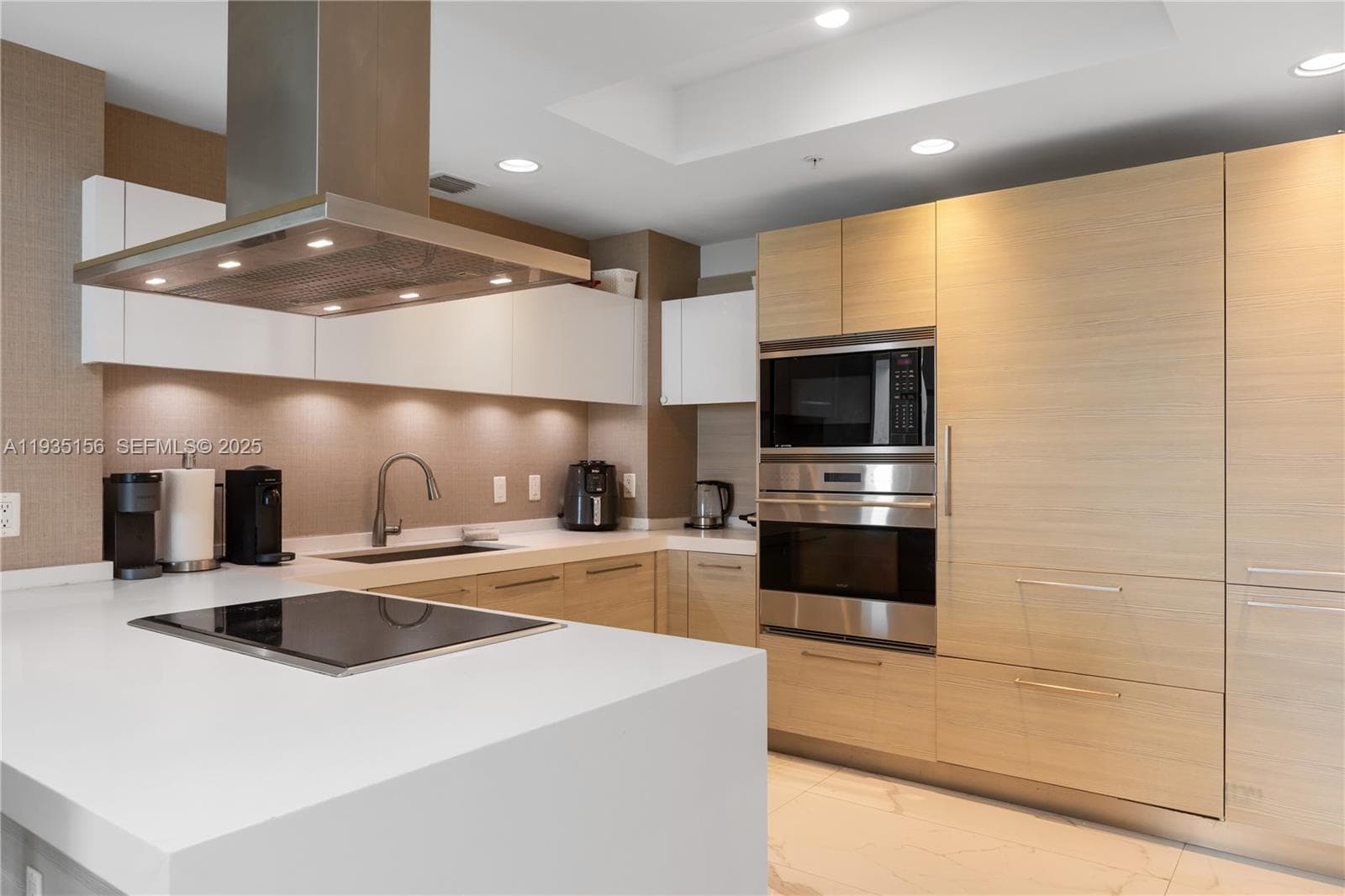 17301 Biscayne Blvd 908 photo 14