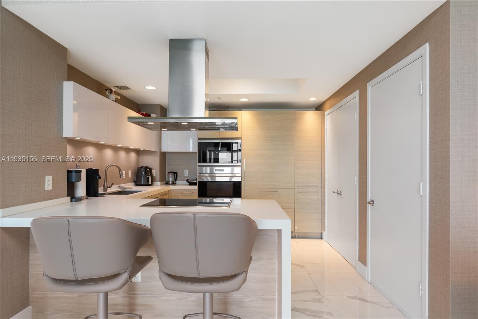 17301 Biscayne Blvd 908 photo 11