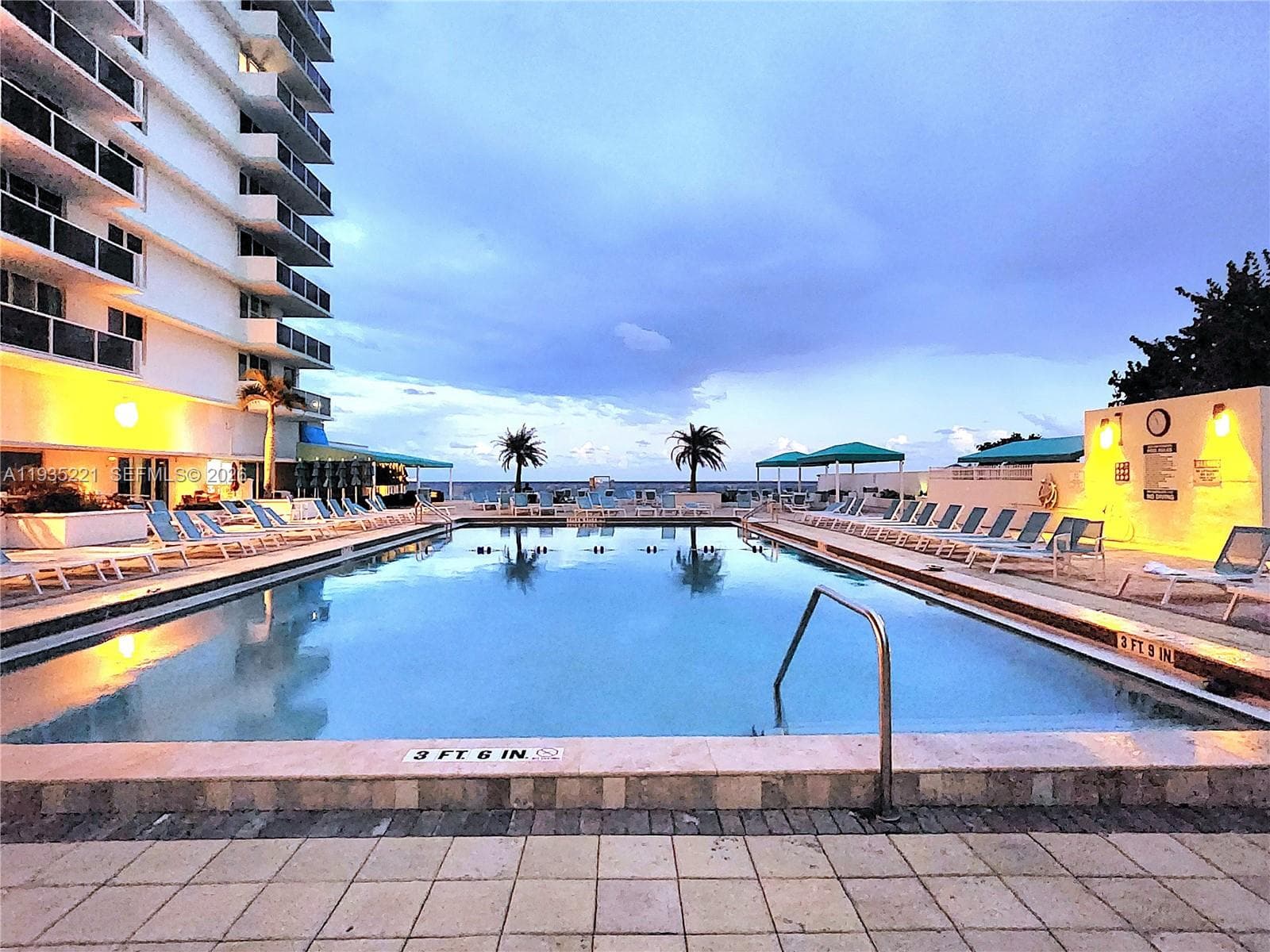 3725 S Ocean Dr 425 photo 17