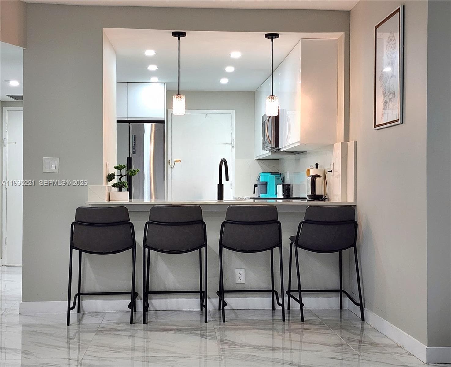 3725 S Ocean Dr 425 photo 4