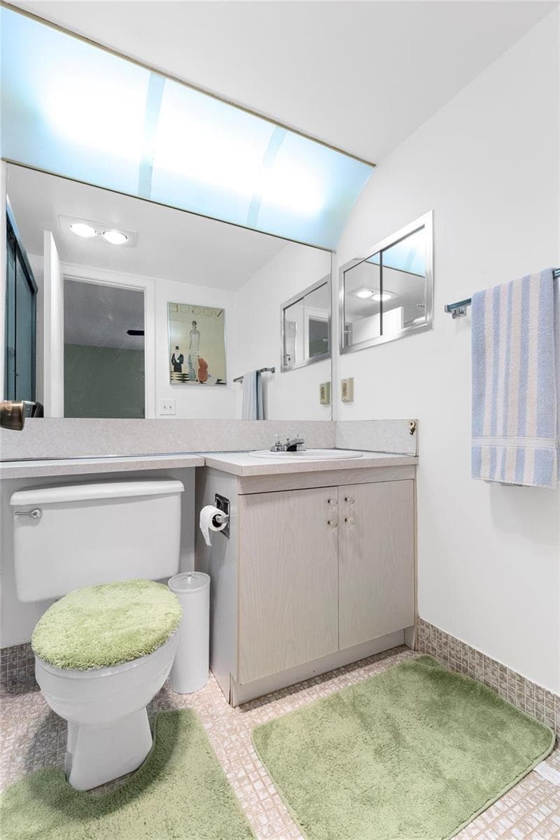 3028 Newport H photo 23