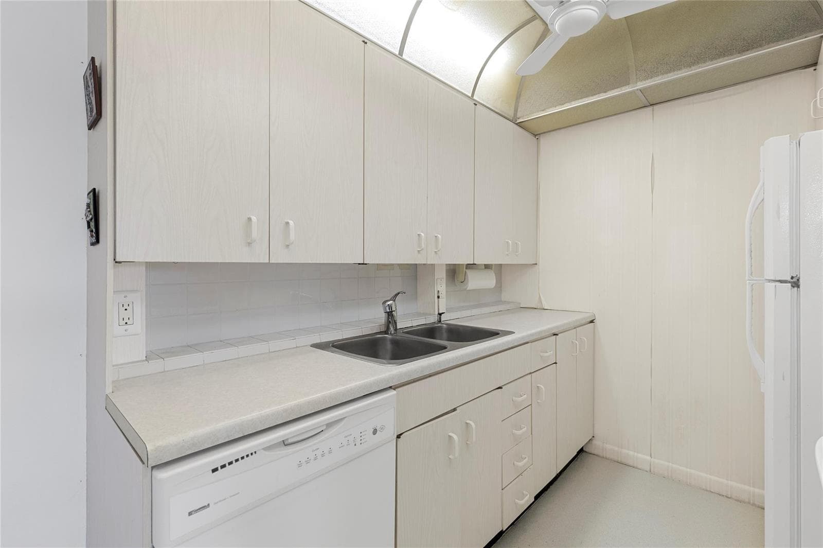 3028 Newport H photo 12
