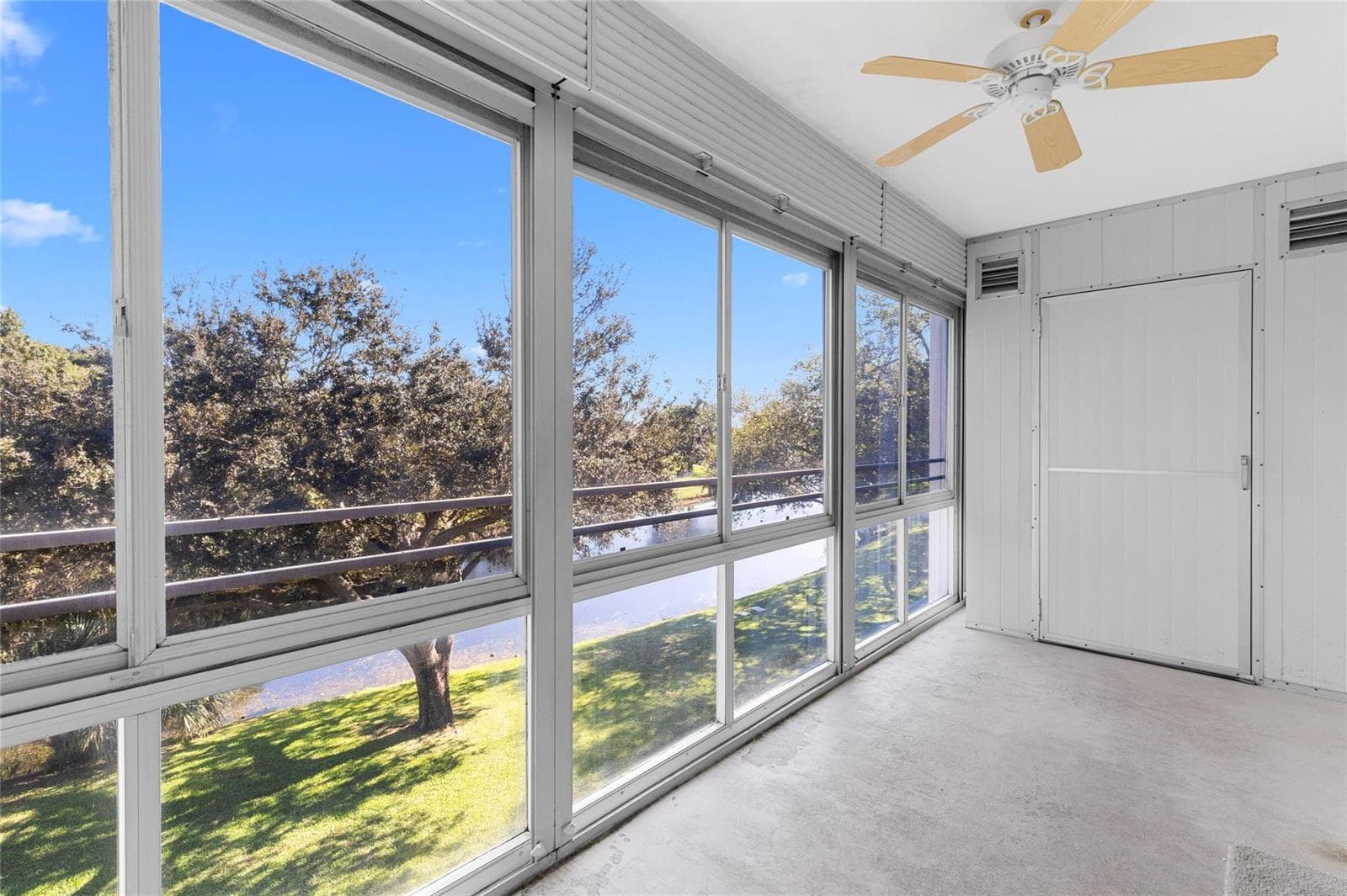 3028 Newport H photo 20