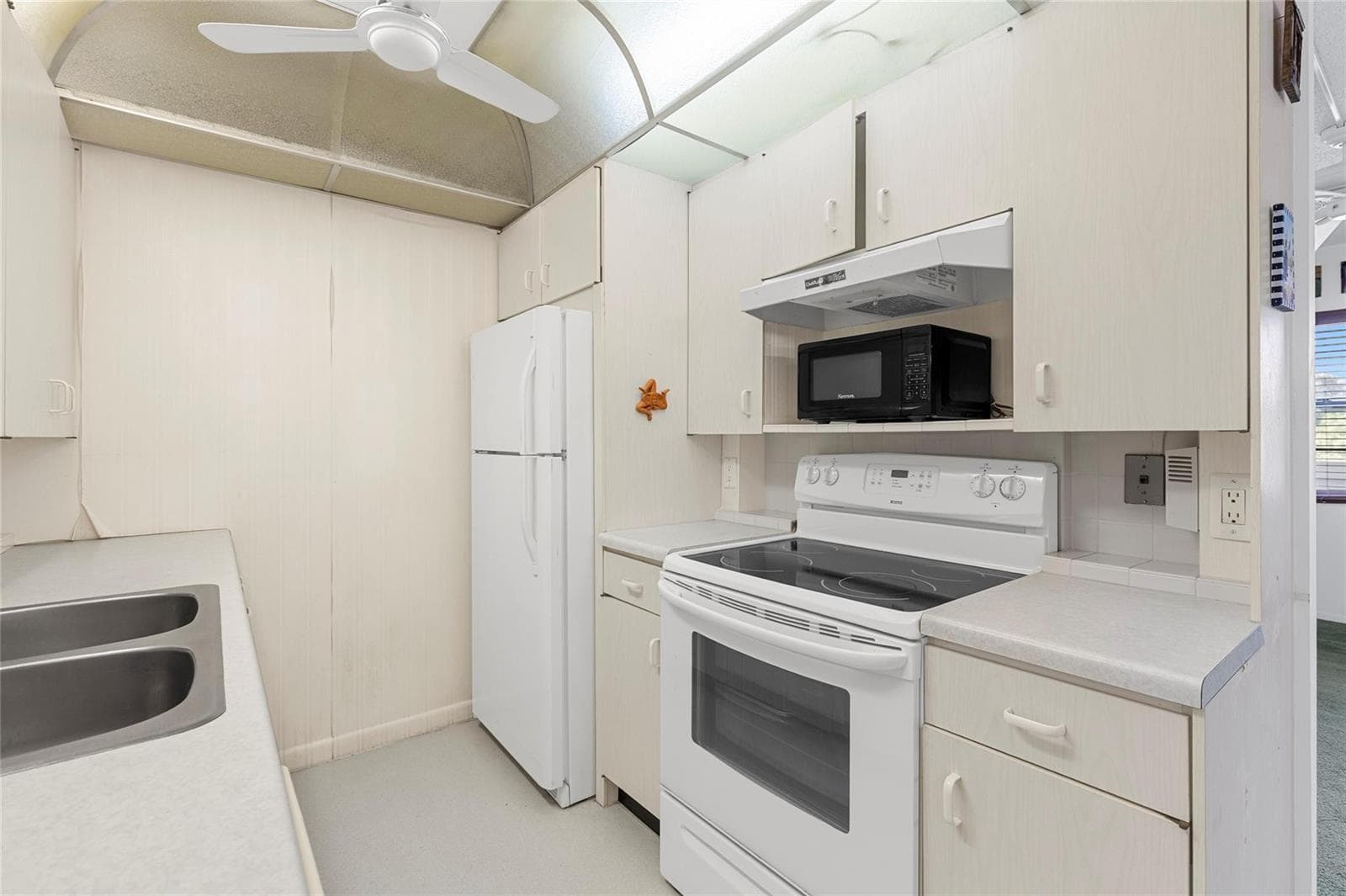 3028 Newport H photo 11