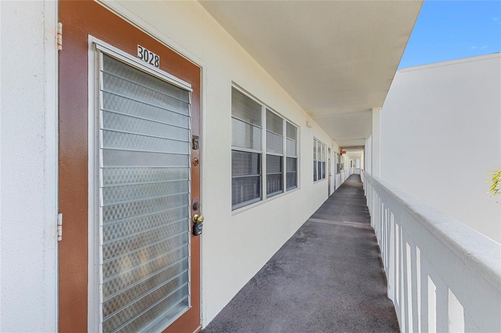 3028 Newport H photo 4
