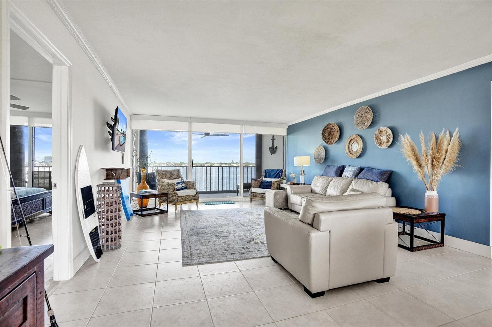 132 Lakeshore Drive 317 photo 6