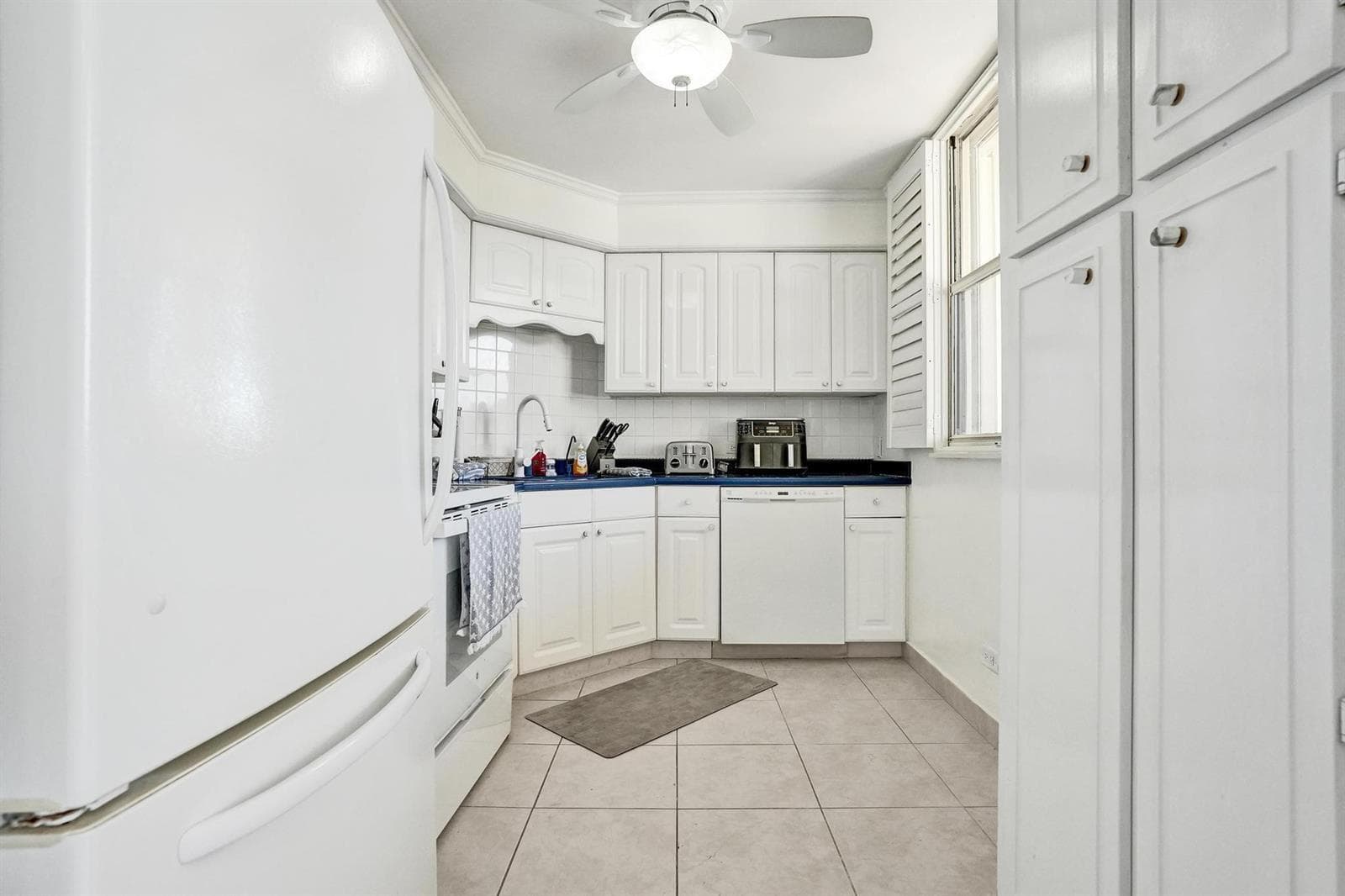 132 Lakeshore Drive 317 photo 13