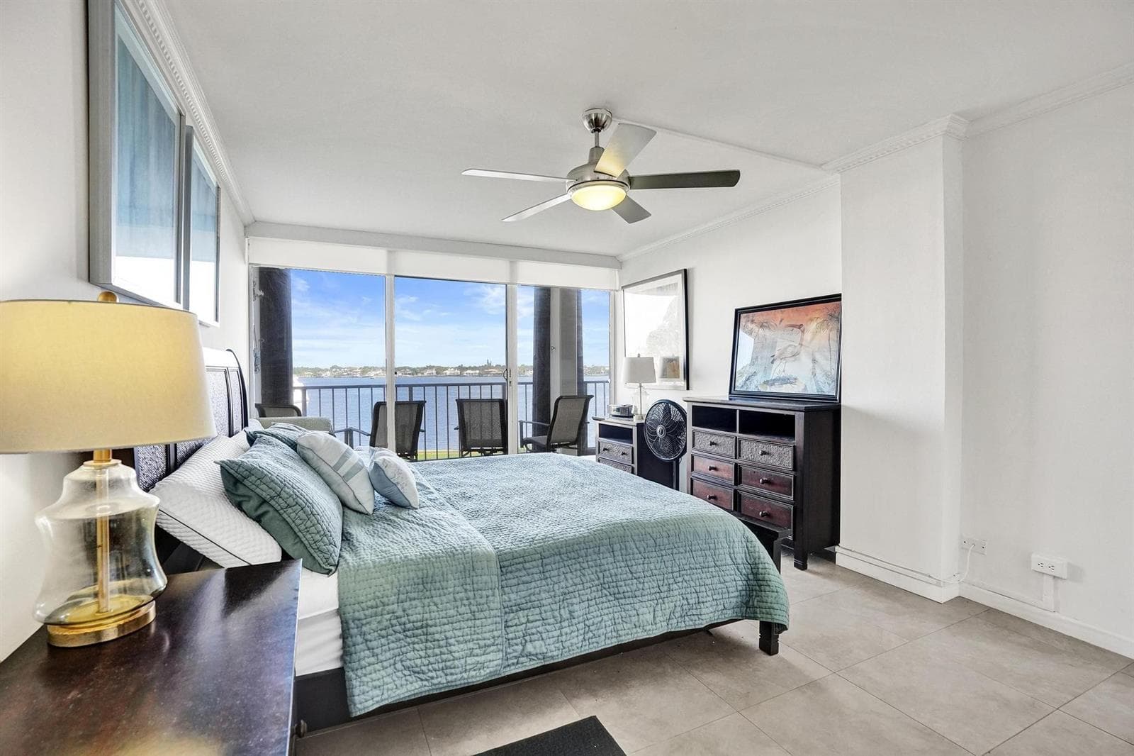 132 Lakeshore Drive 317 photo 20