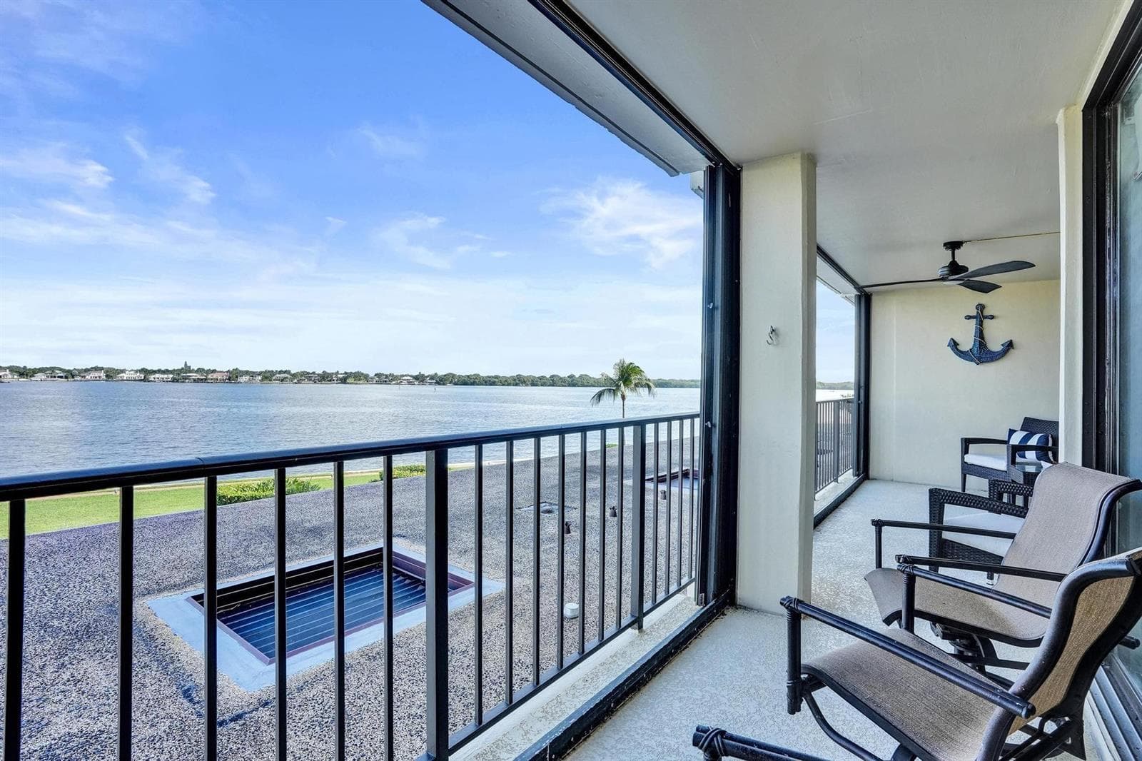 132 Lakeshore Drive 317 photo 24