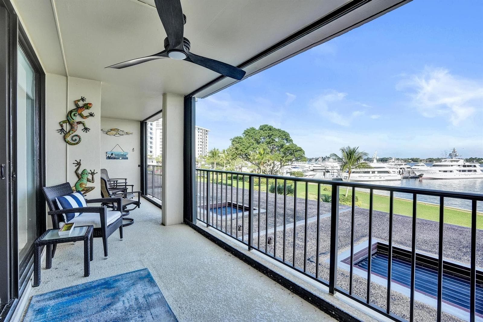 132 Lakeshore Drive 317 photo 10