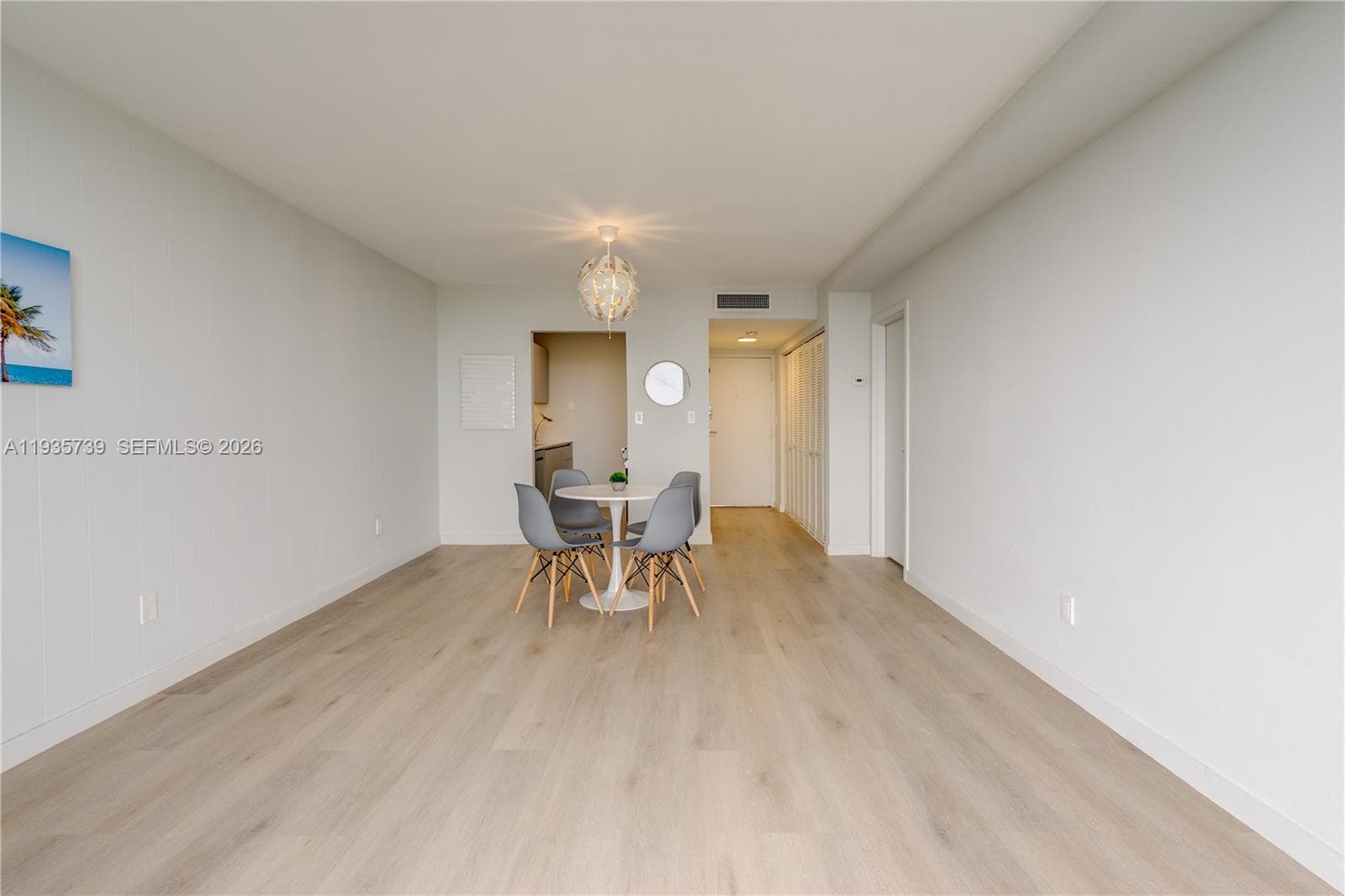 2000 NE 135th St 908 photo 4