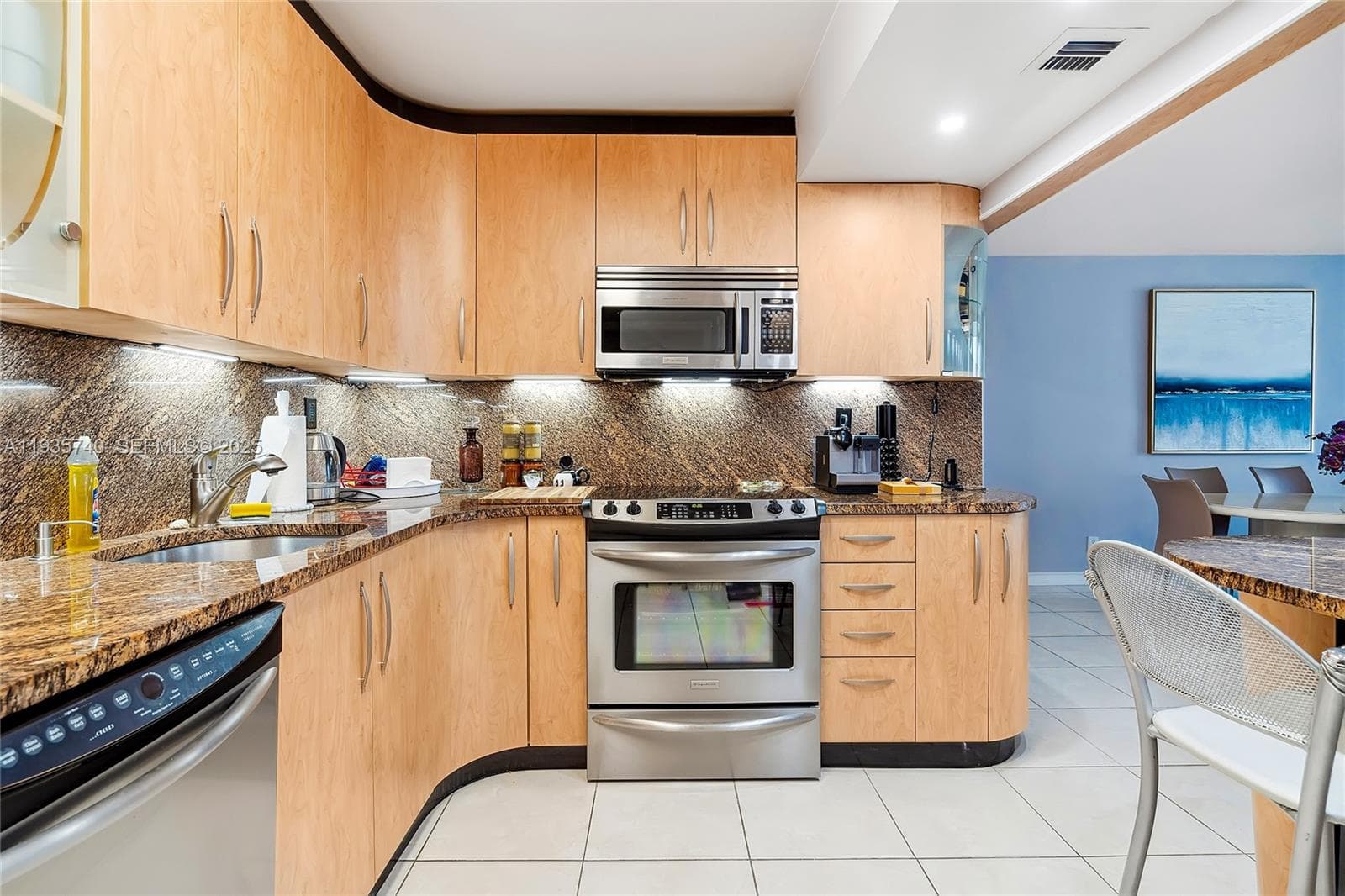 1400 S Ocean Dr 802 photo 2