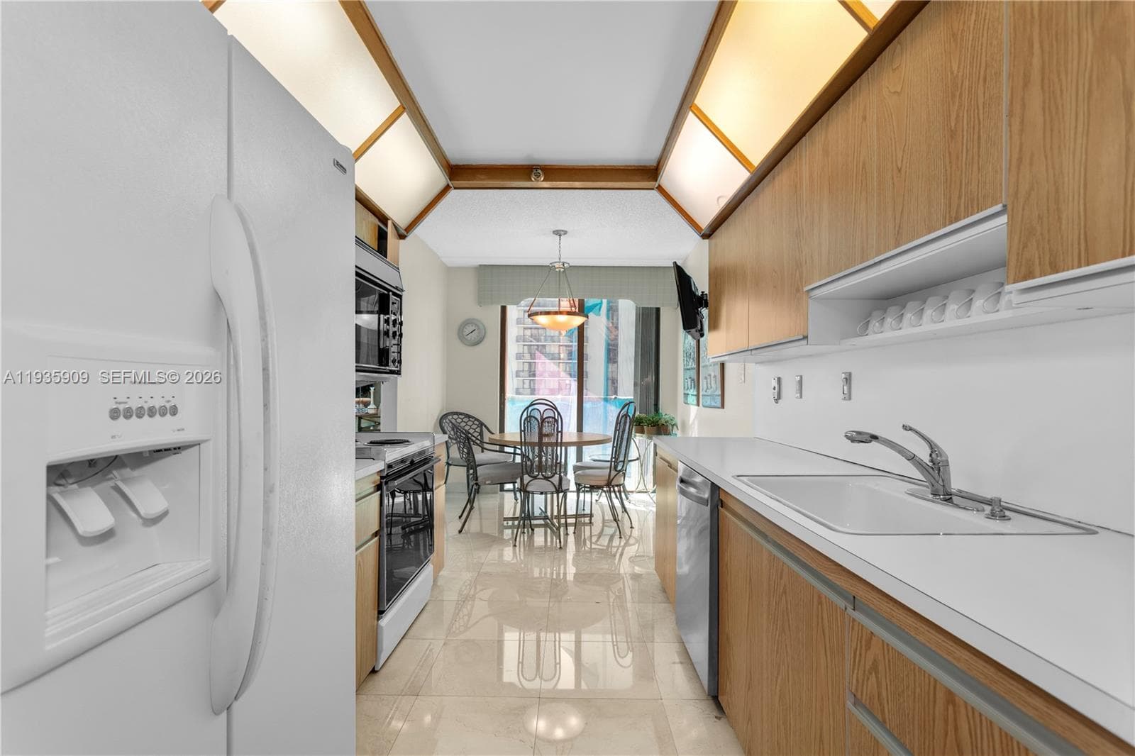 19707 Turnberry Way 17-E photo 15