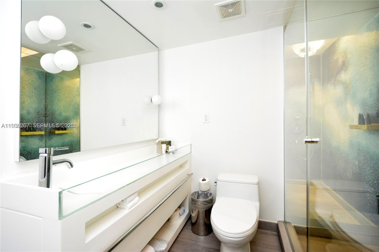 1100 West Ave 1220 photo 13
