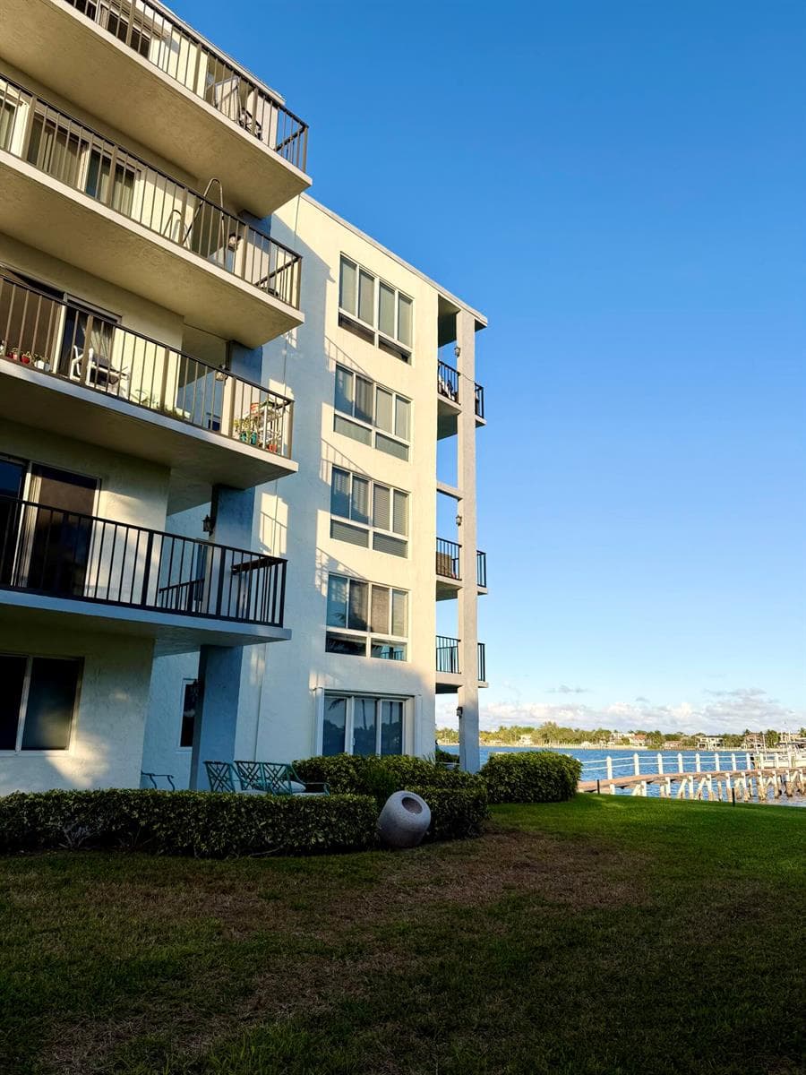 1206 S Lake Drive 301 photo 11