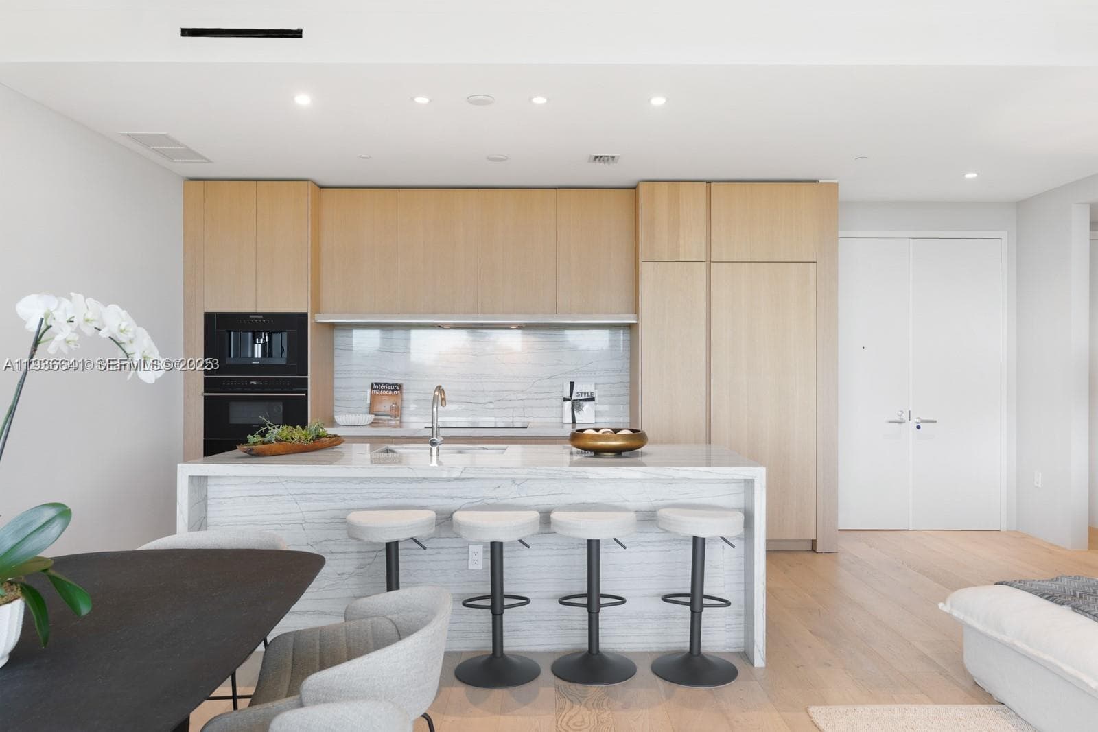 8701 Collins Ave 404 photo 6