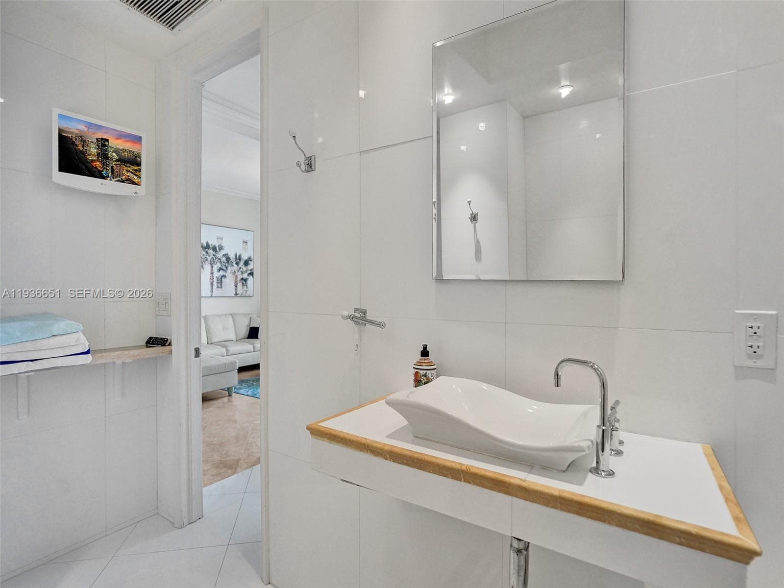 3180 S Ocean Dr 1709 photo 19