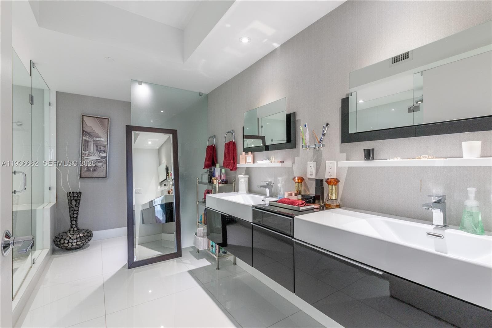 17201 Collins Ave 1807 photo 17