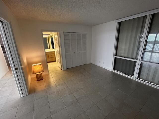 126 Lakeshore Drive 927 photo 9