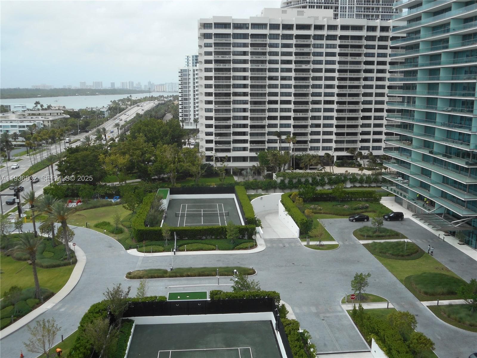 10185 Collins Ave 1204 photo 2