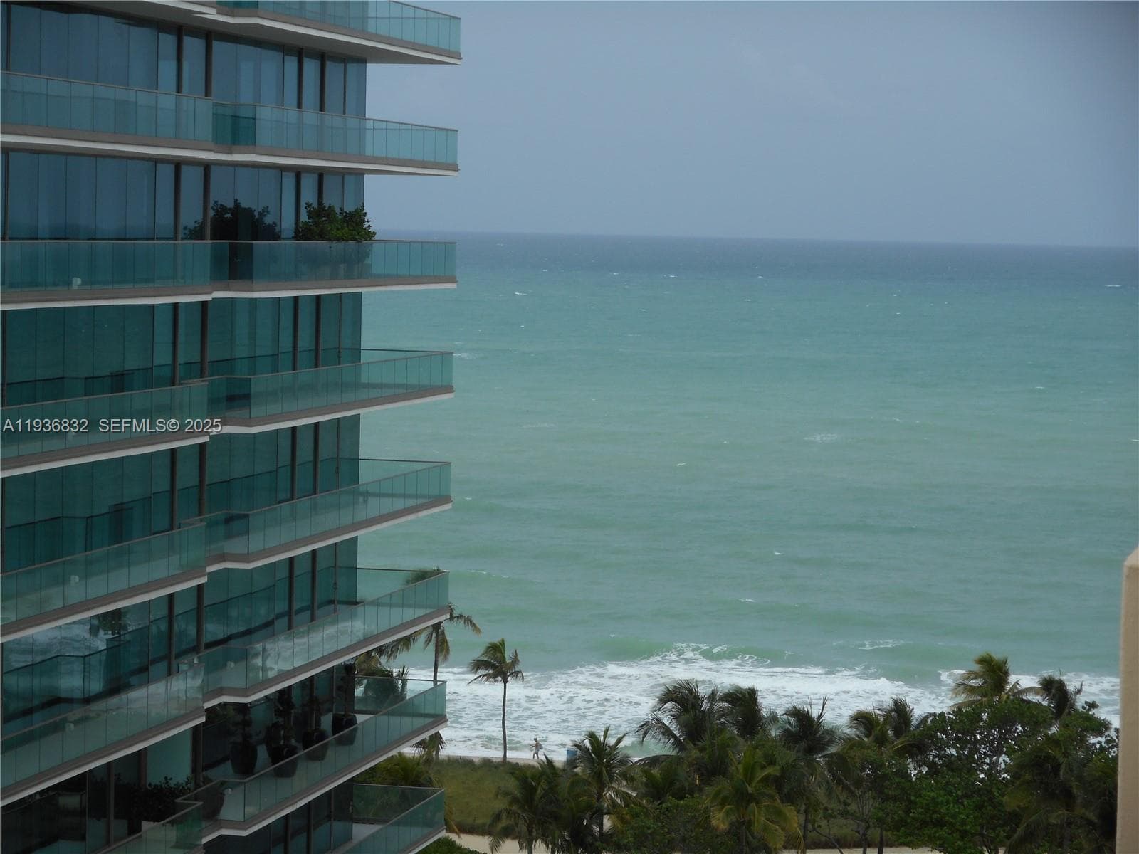 10185 Collins Ave 1204 photo 3