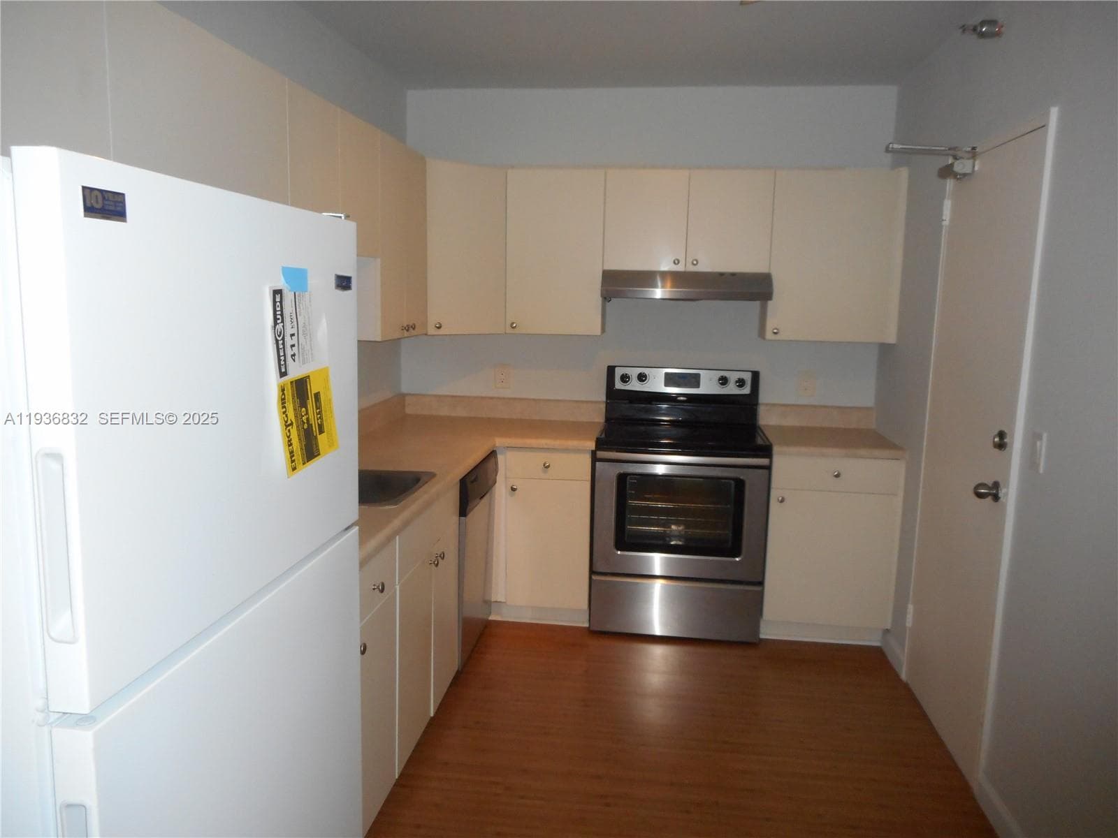 10185 Collins Ave 1204 photo 8