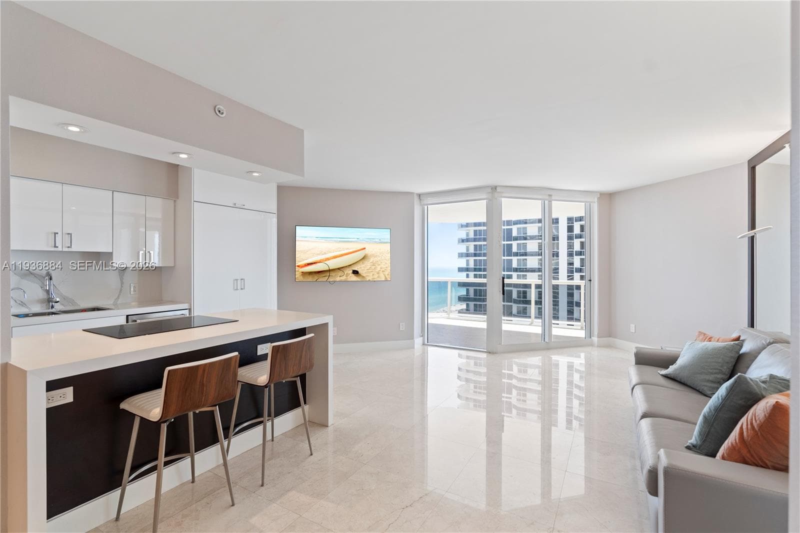4779 Collins Ave 2204 photo 4