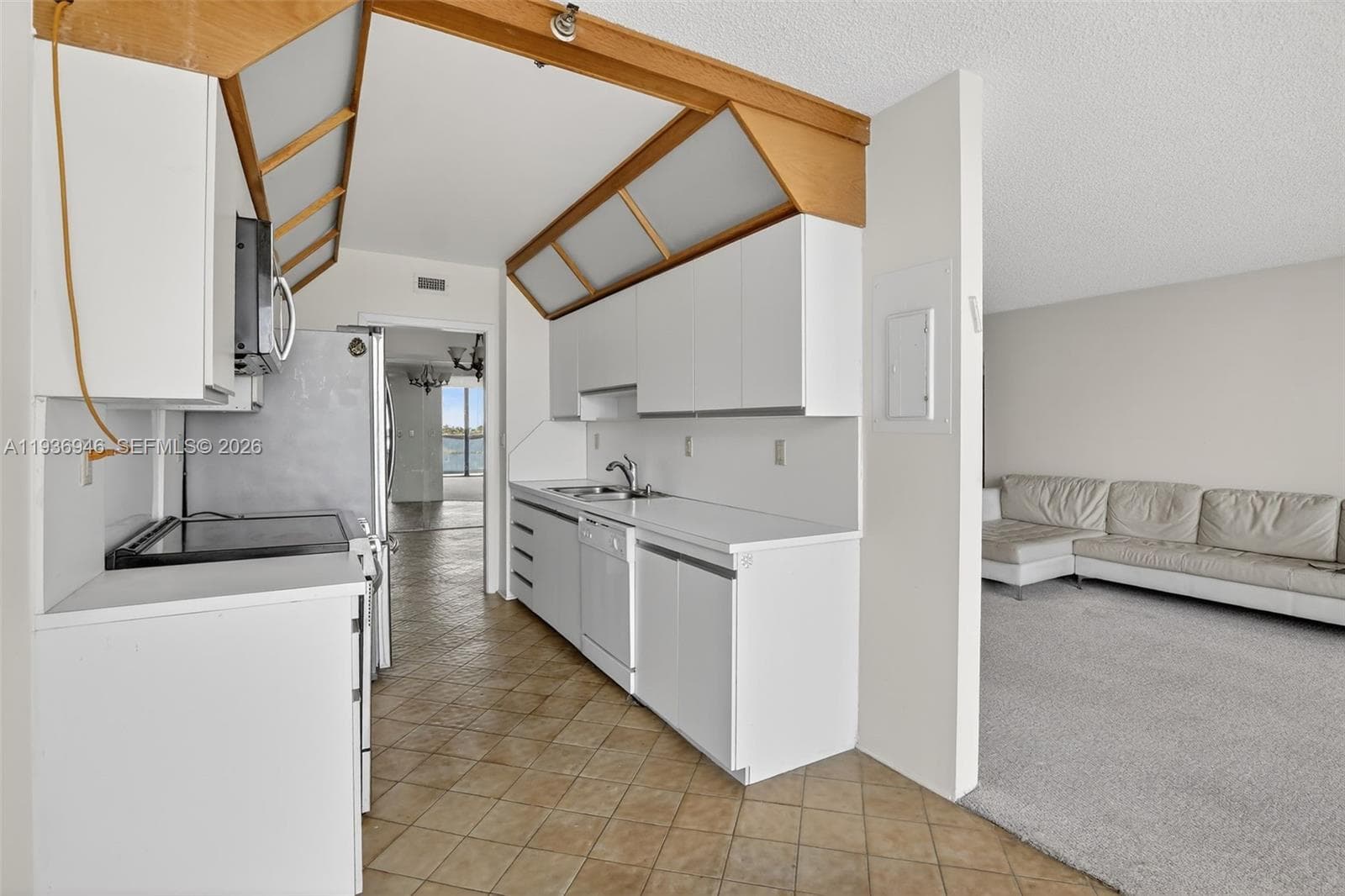 19707 Turnberry Way 7F photo 16