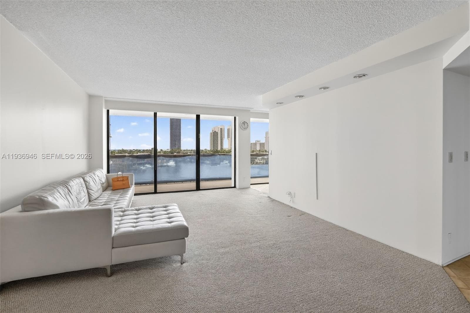 19707 Turnberry Way 7F photo 3