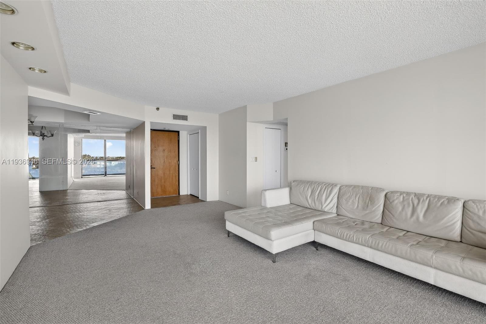 19707 Turnberry Way 7F photo 5