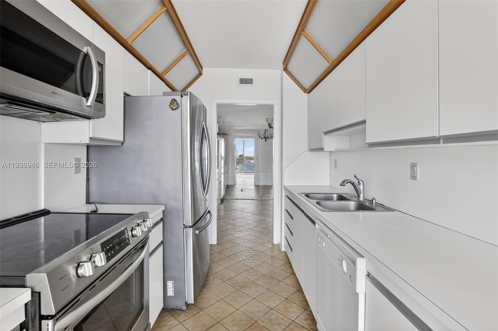 19707 Turnberry Way 7F photo 15