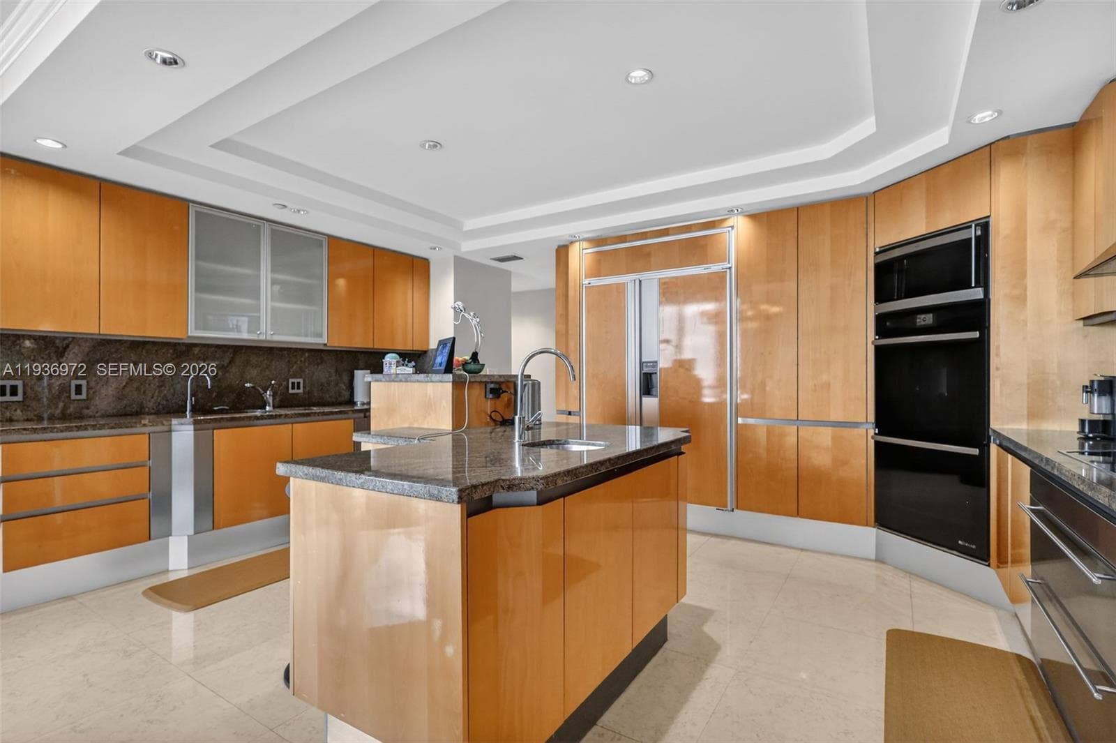 2600 Island Blvd 3006 photo 23