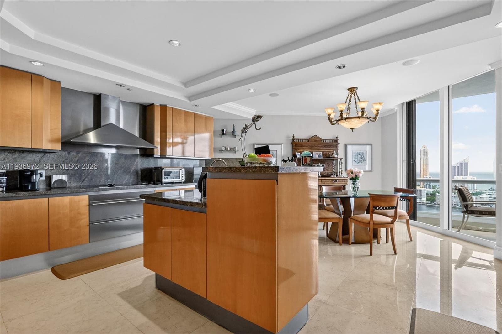 2600 Island Blvd 3006 photo 21