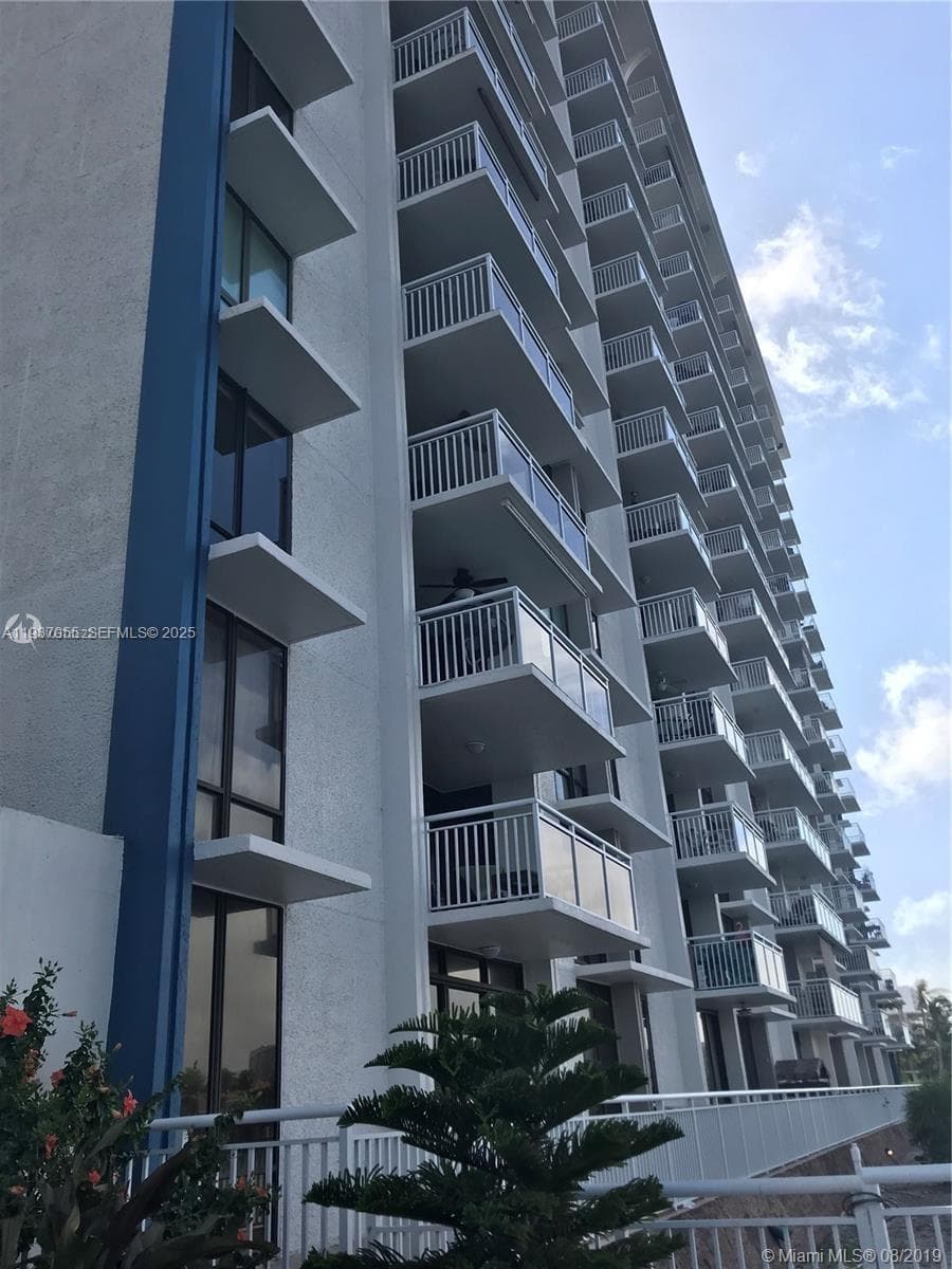 1600 S Ocean Dr 3G photo 25