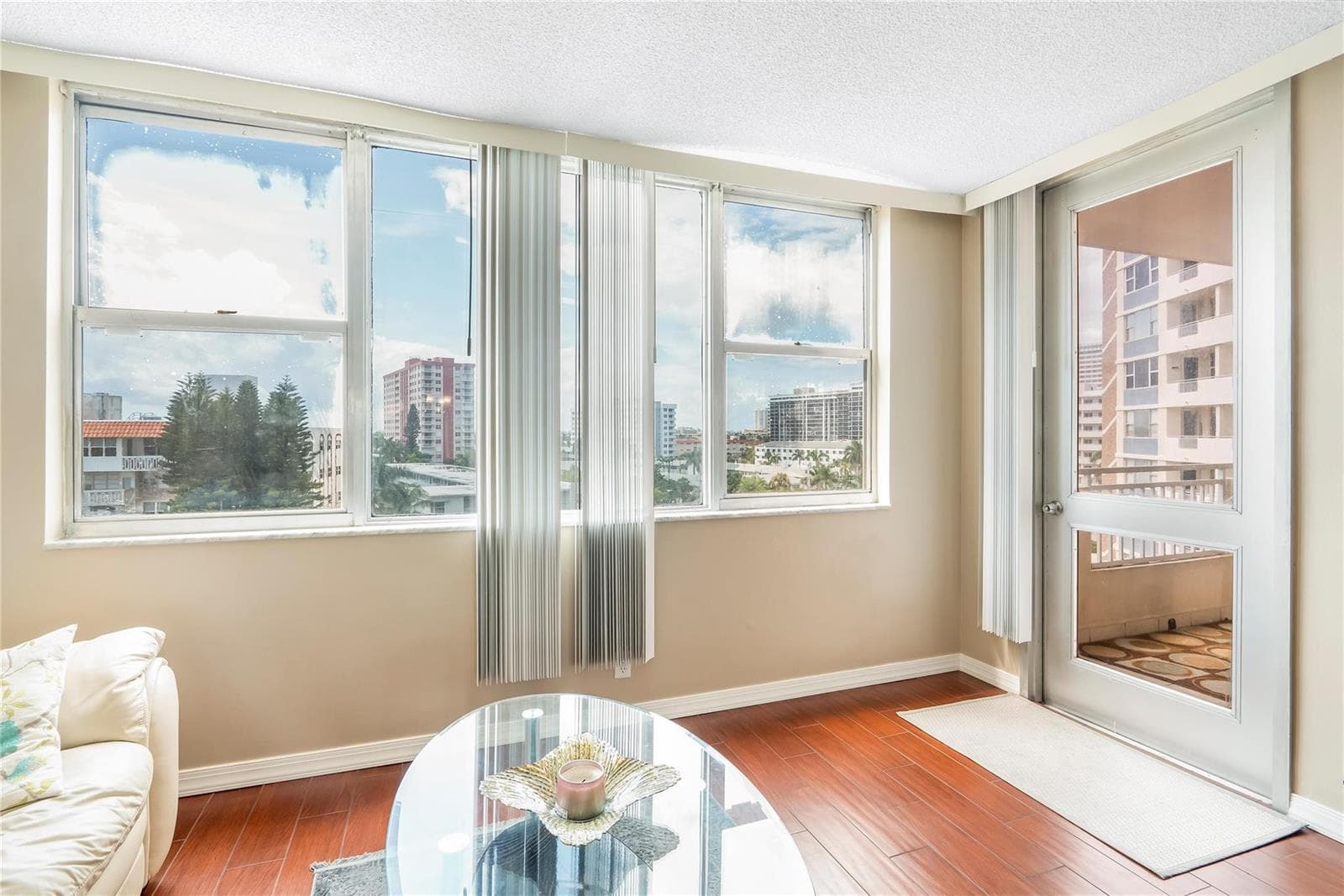 3180 S Ocean Drive 517 photo 10