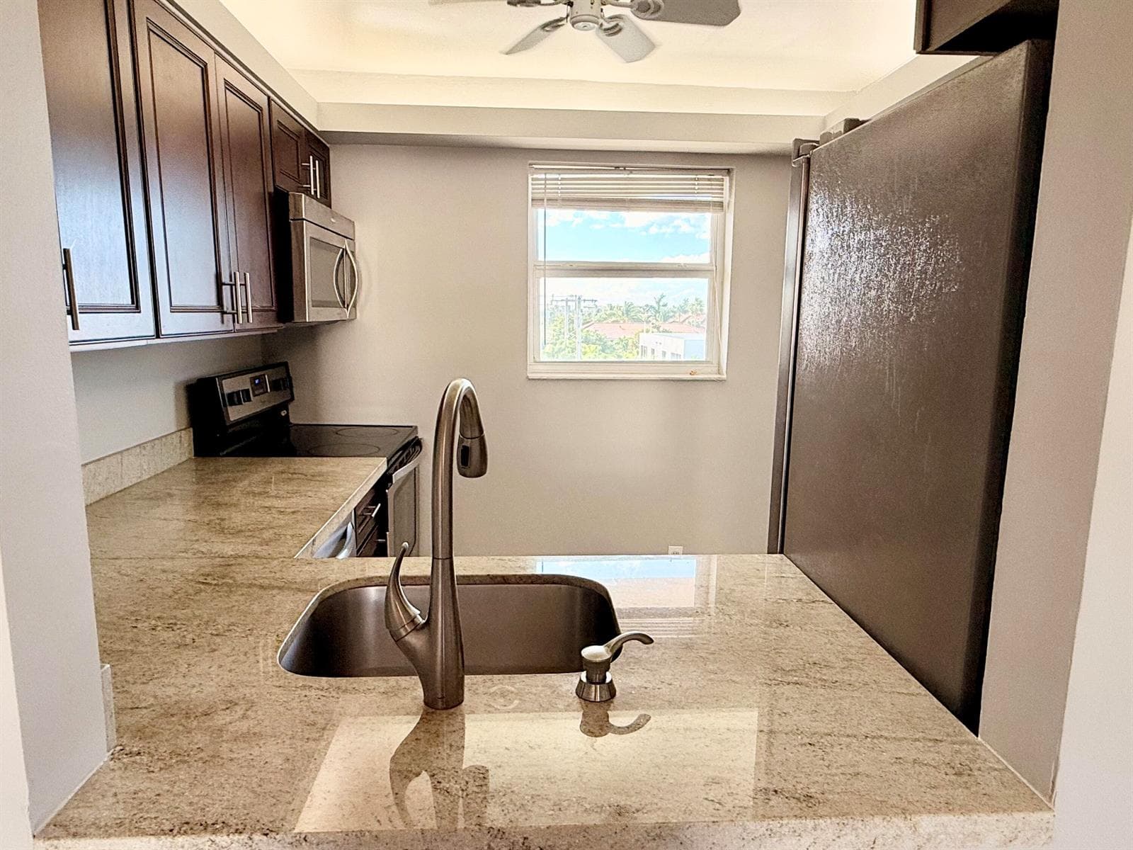 2929 S Ocean Boulevard 406 photo 8