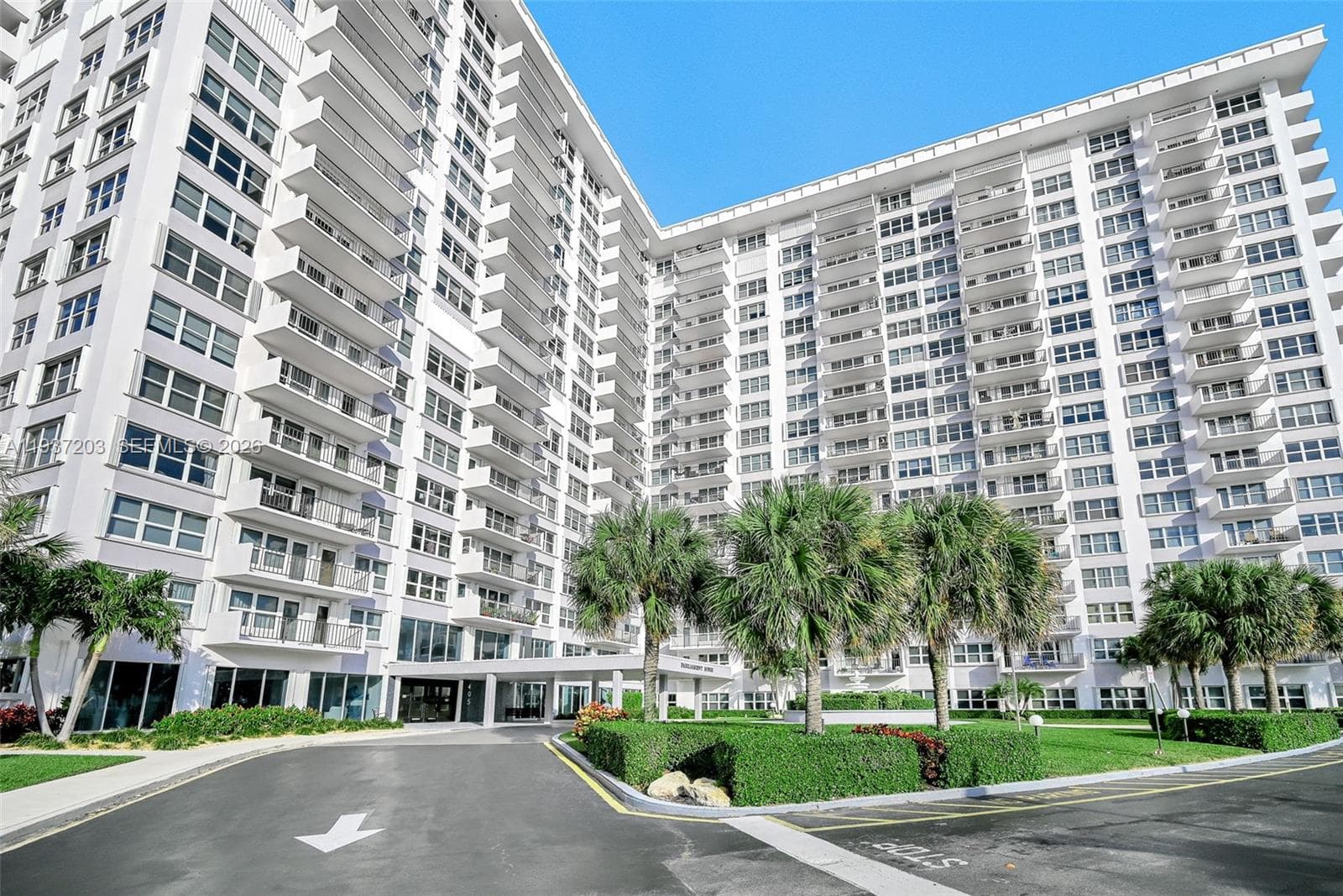 405 N Ocean Blvd 103 photo 8