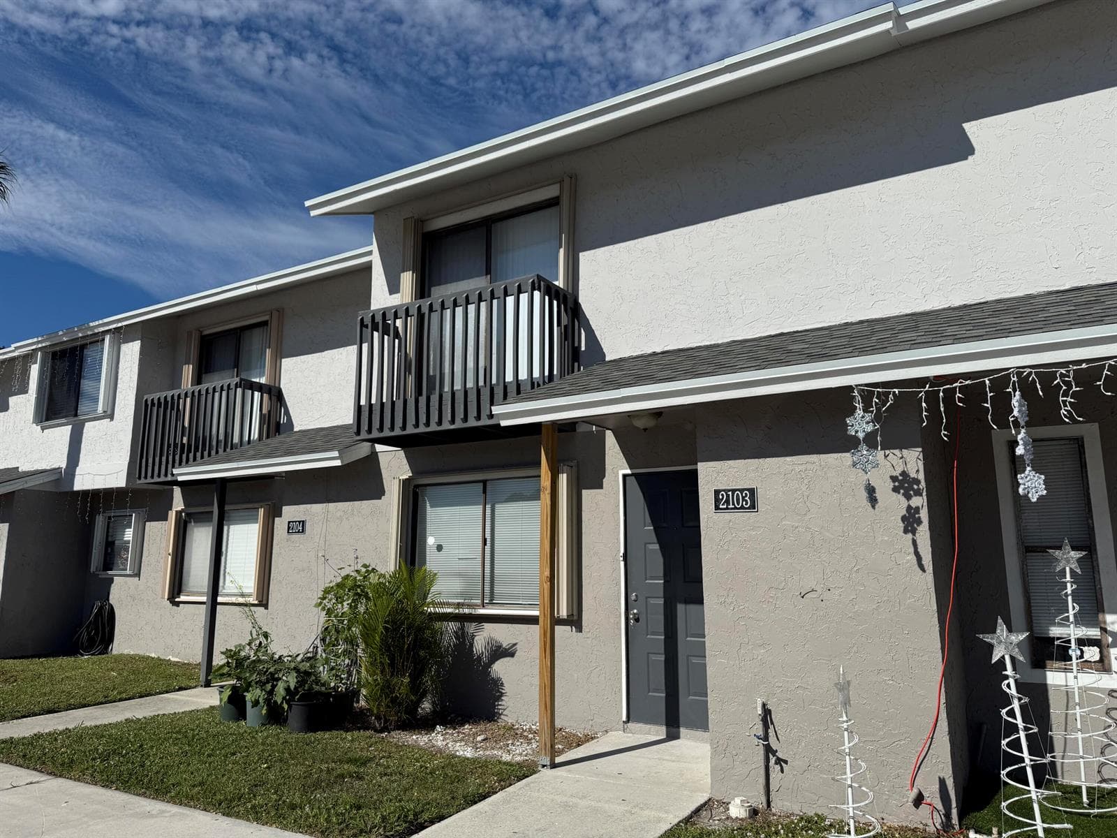 2103 Wharf Lane photo 1