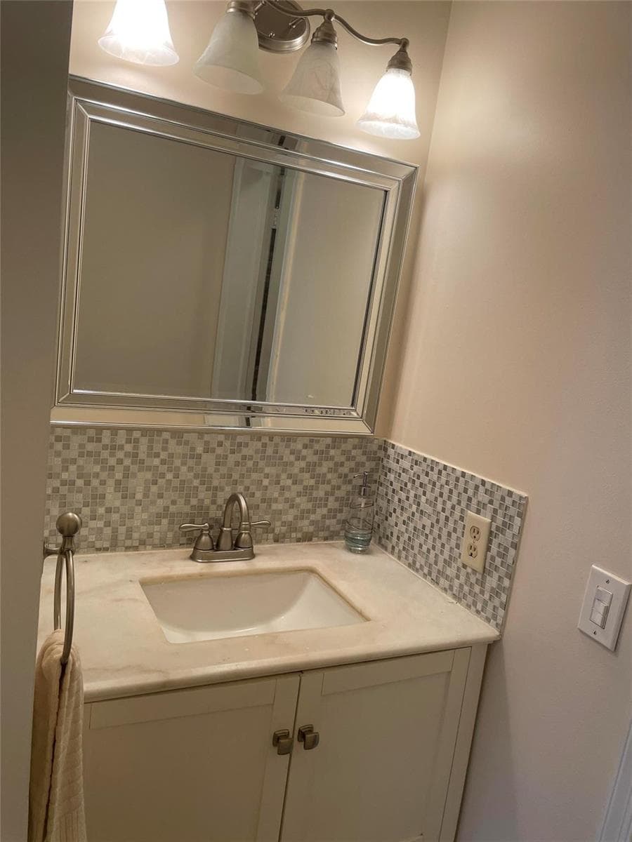 6407 Bay Club Drive Apt 1 photo 18