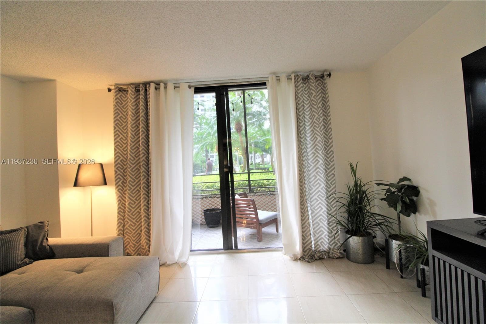 2500 Parkview Dr 315 photo 2