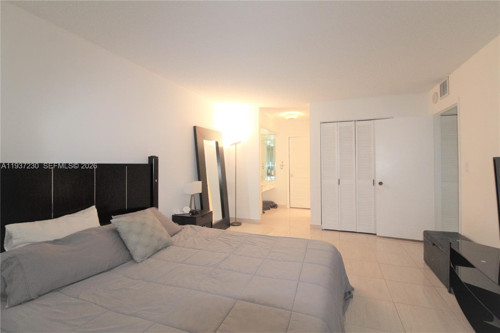 2500 Parkview Dr 315 photo 10
