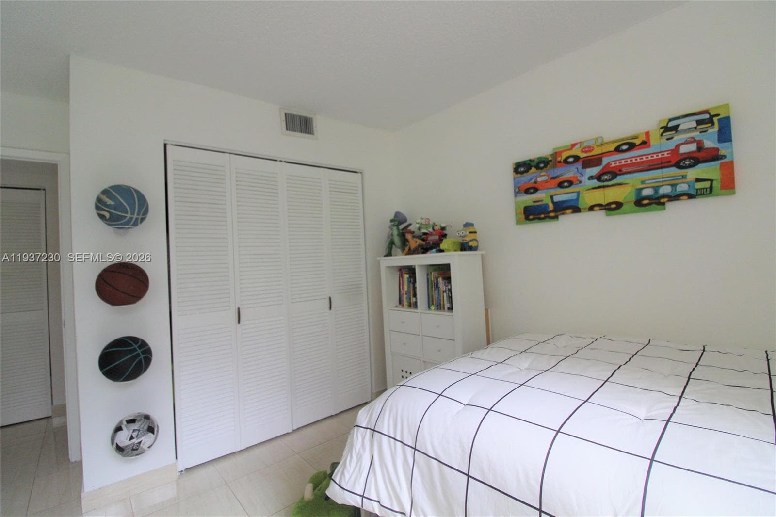 2500 Parkview Dr 315 photo 14