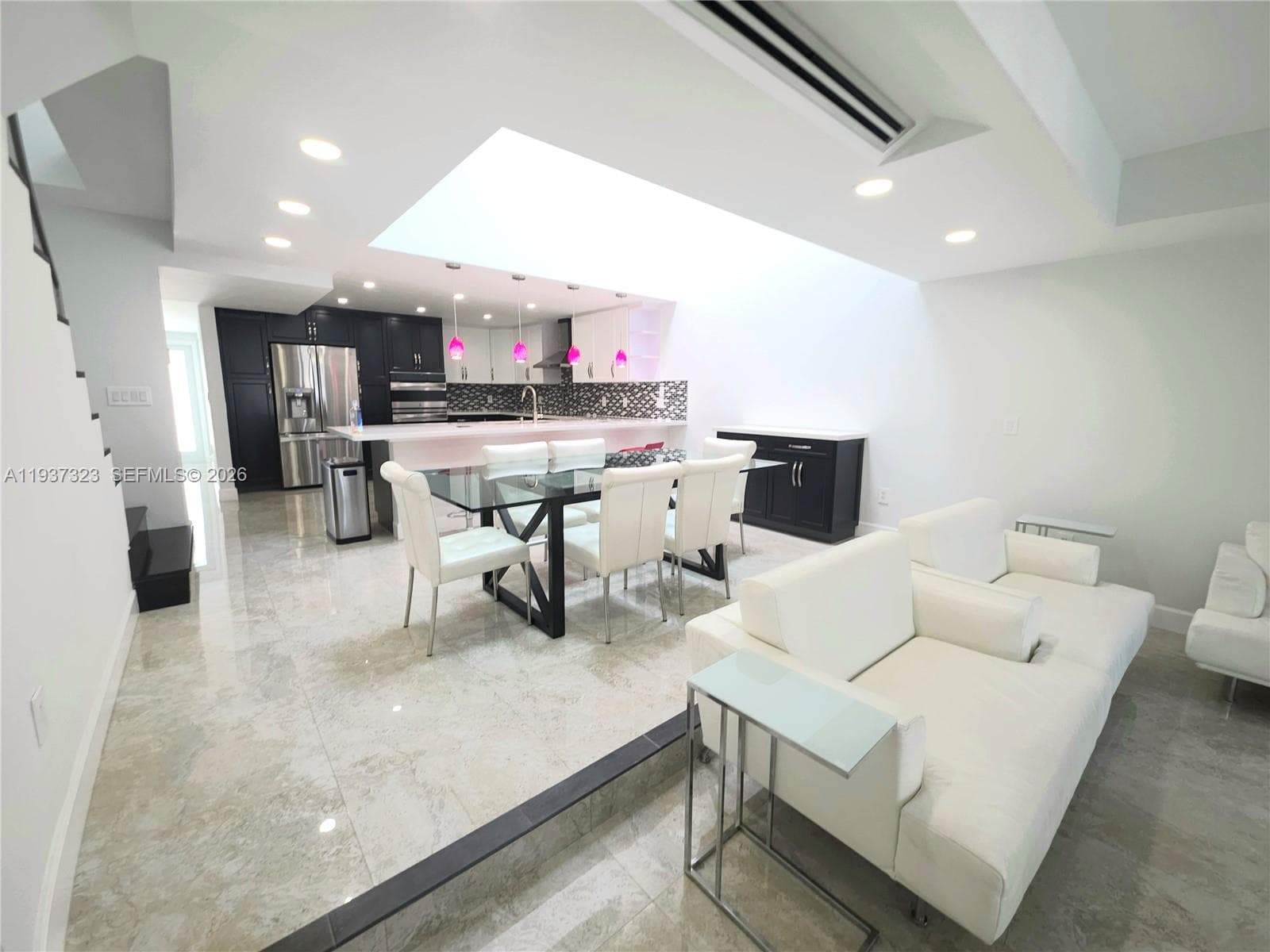 310 Poinciana Dr 802 photo 23