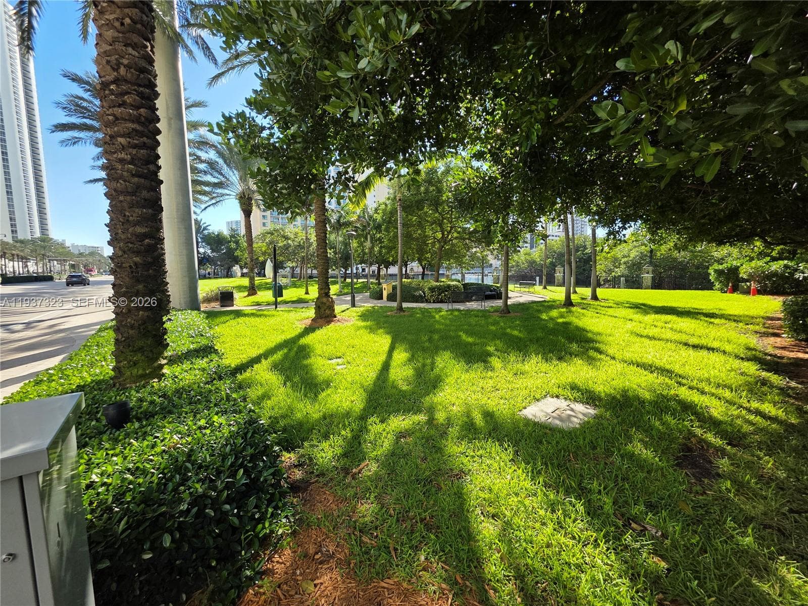 310 Poinciana Dr 802 photo 2